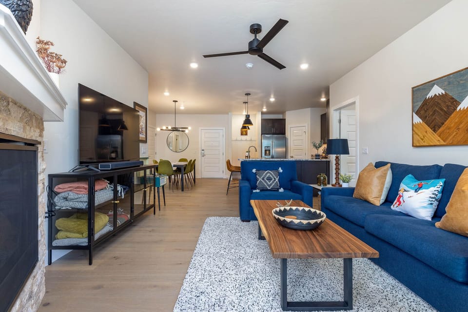 Great room with 65" television 