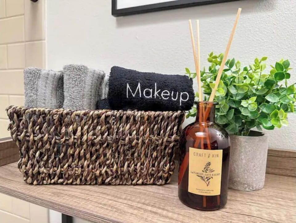 Bathroom amenities