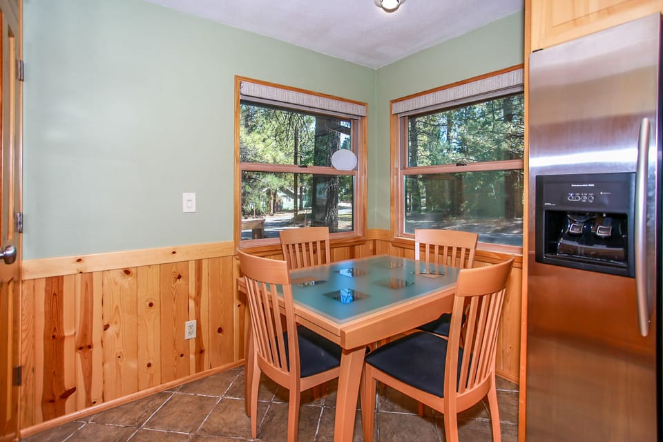 Dining space seats 4