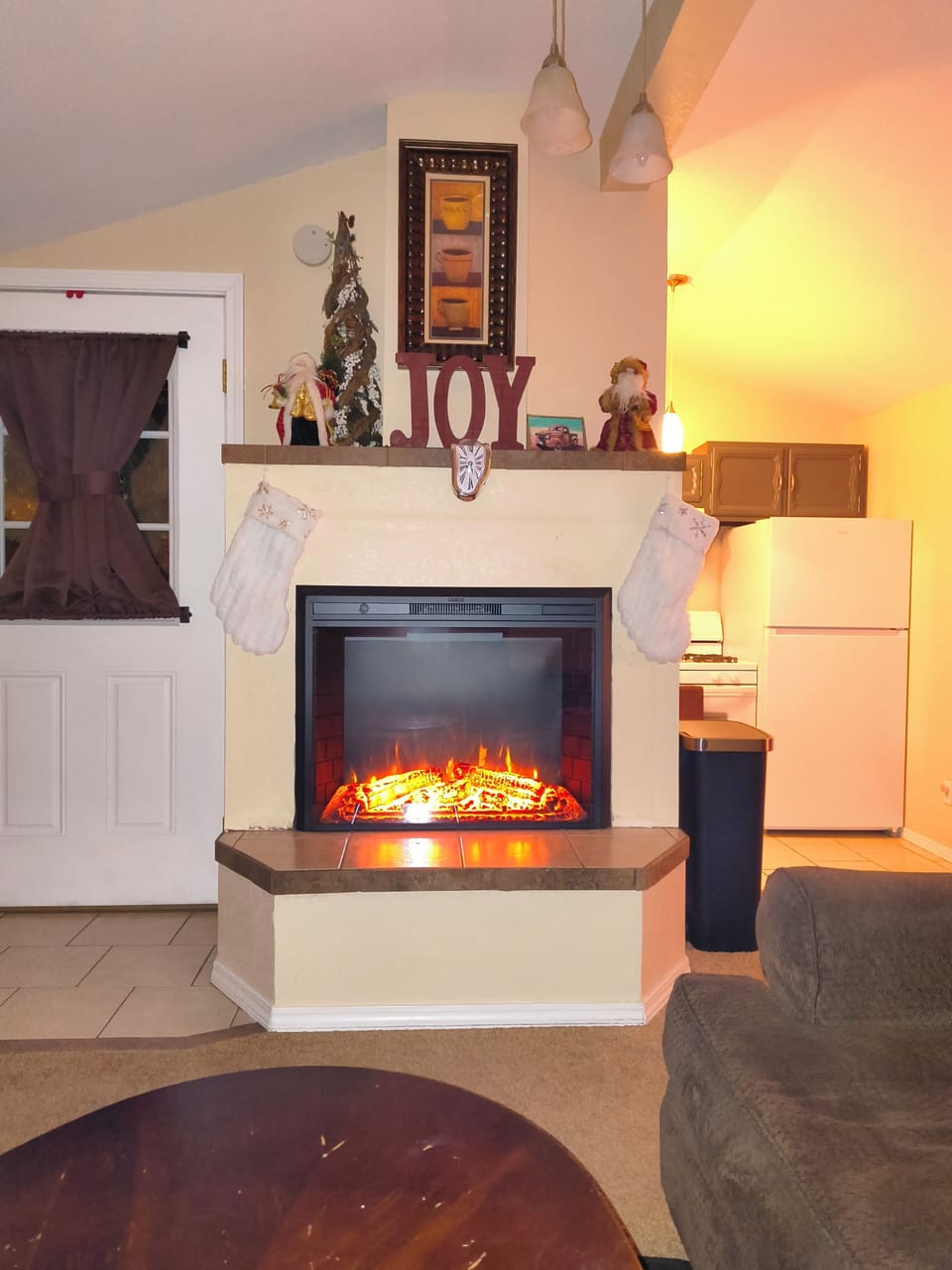 Electric fire place in living room.