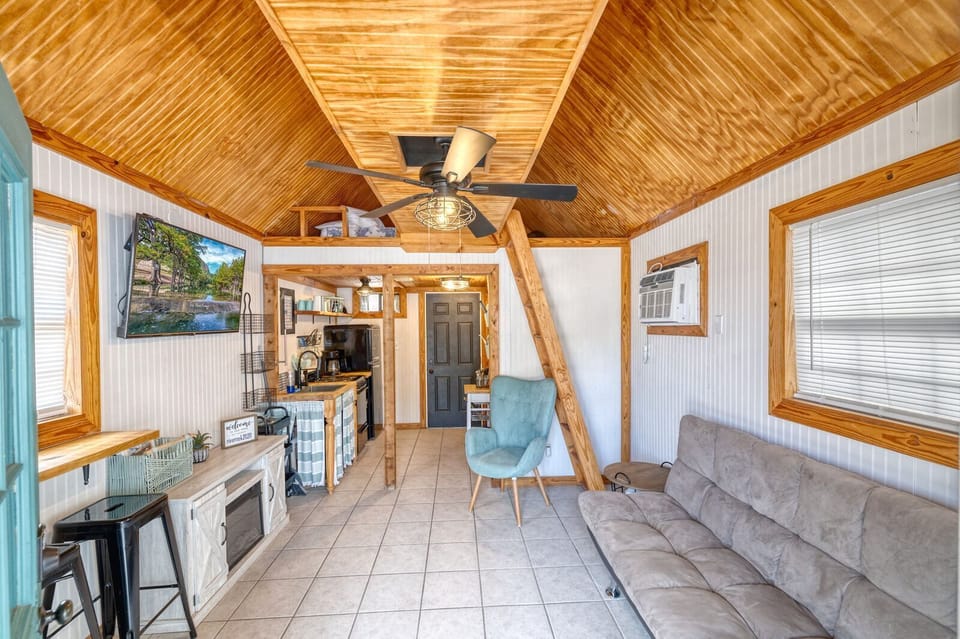 Small but spacious cabin