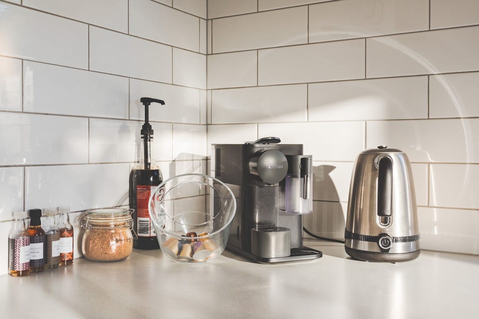 Nespresso coffee machine (capsules provided) and a kettle for your convenience 