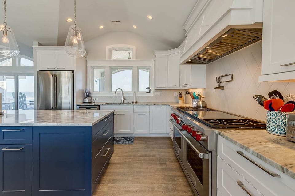 Top-Level Kitchen with Bar (seats 3)