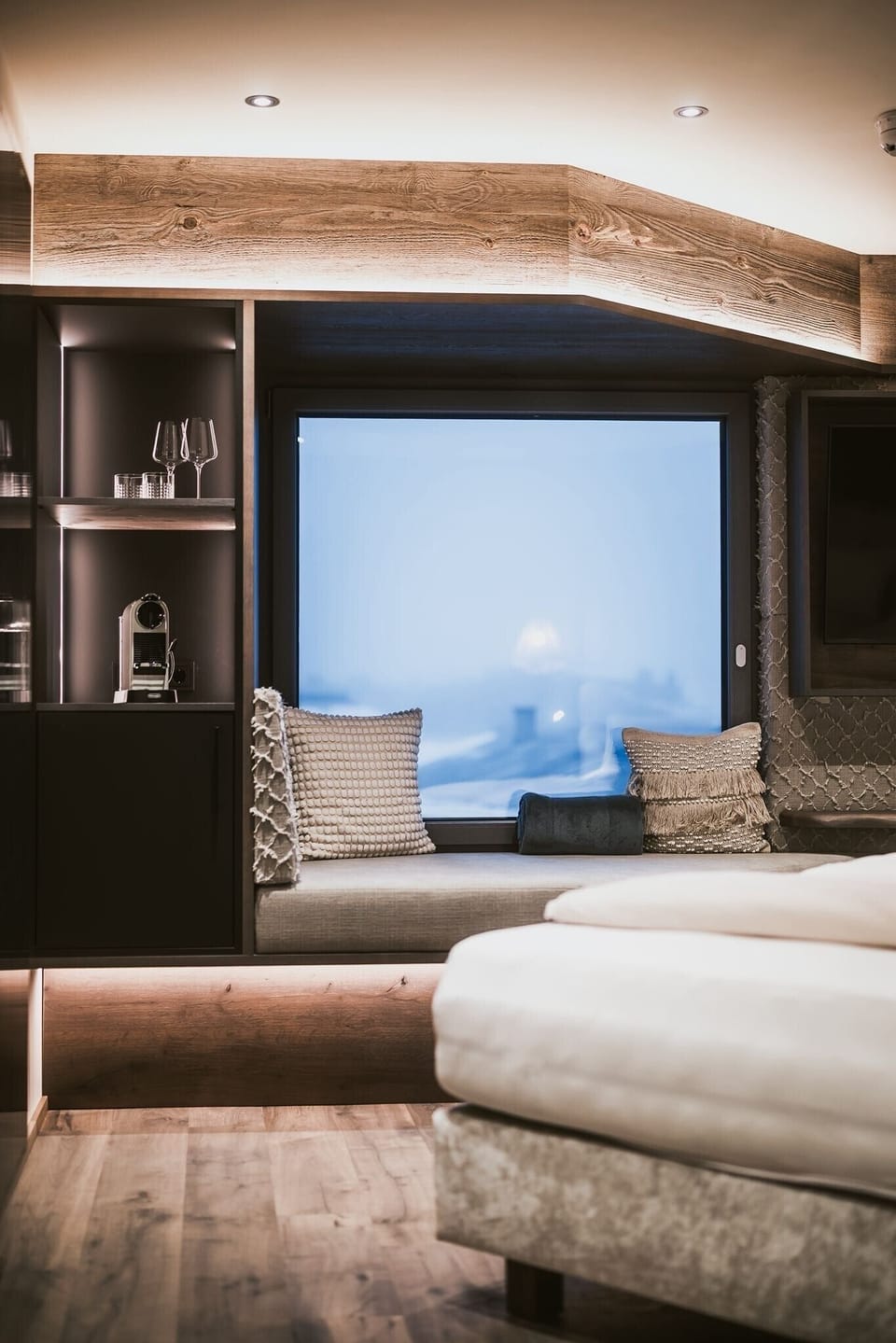 Design Room | Premium bedding, minibar, individually decorated, individually furnished