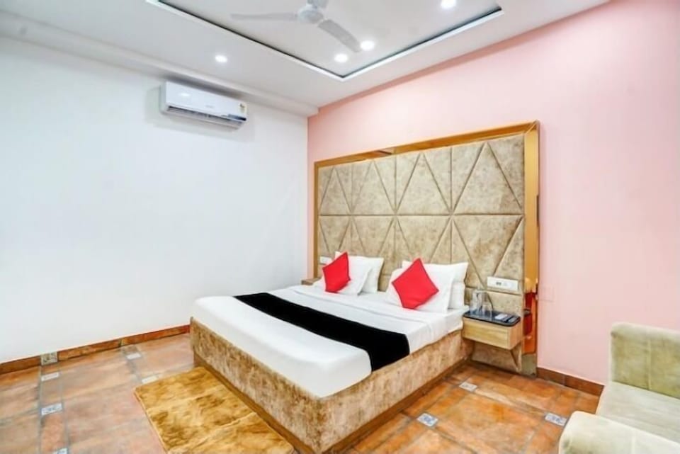 Deluxe Double Room | Free WiFi