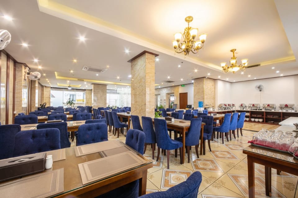 Daily buffet breakfast for a fee