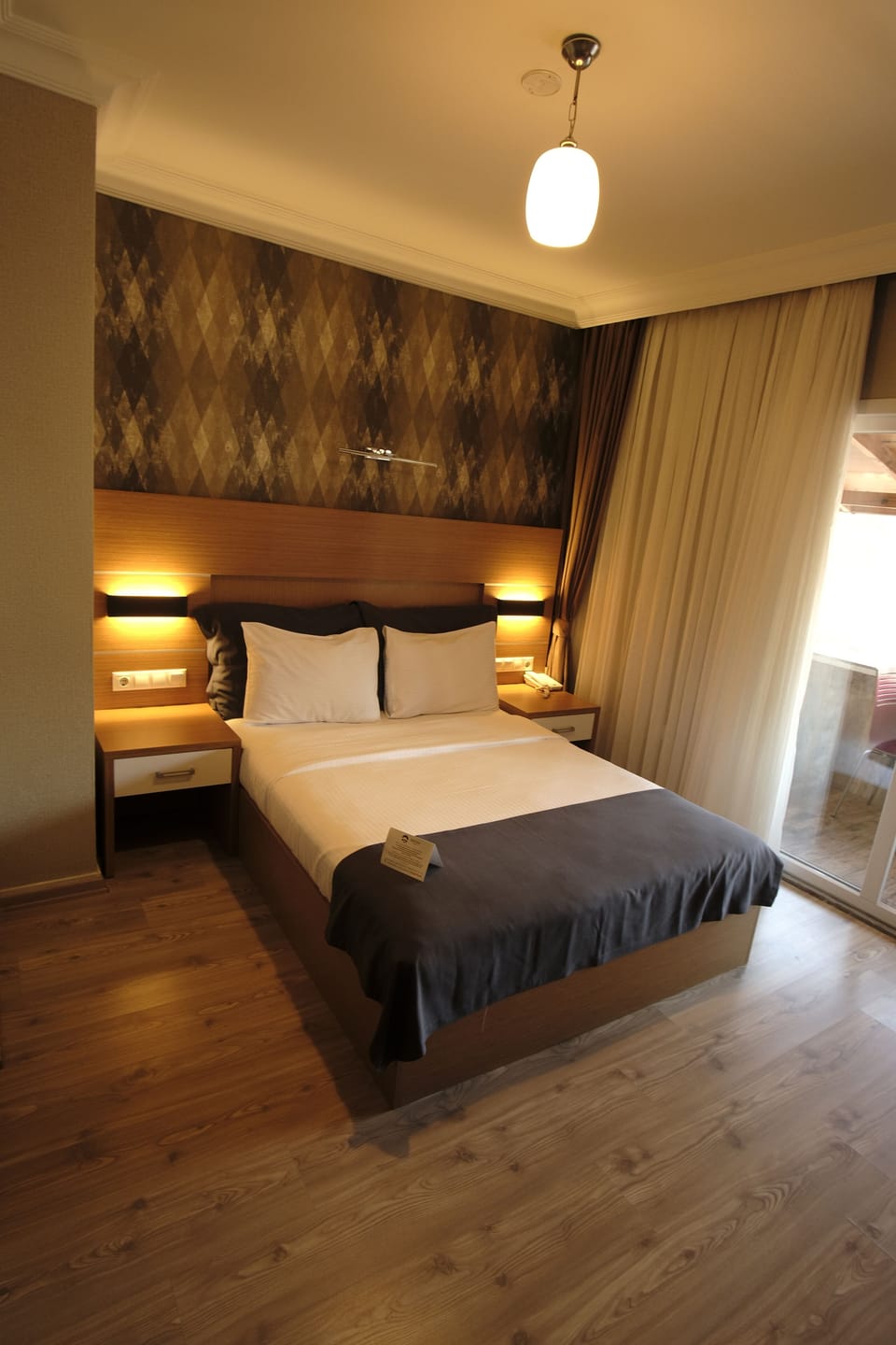 Exclusive Room | Premium bedding, minibar, desk, laptop workspace