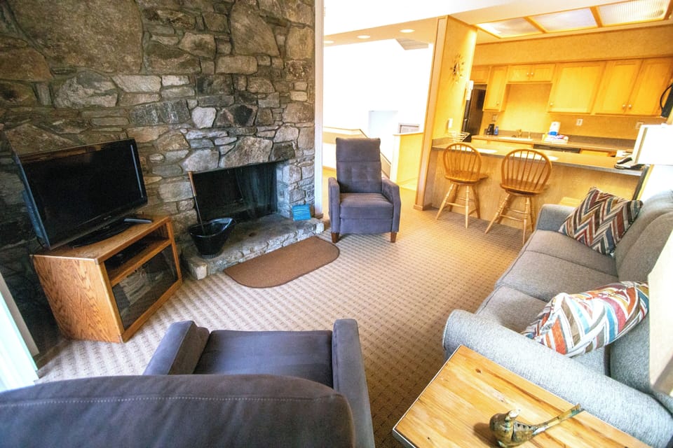 Family Townhome, 2 Bedrooms | Living area | Fireplace