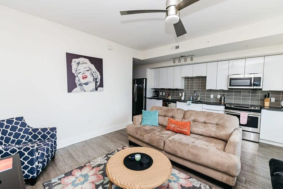 Living Room/Kitchen