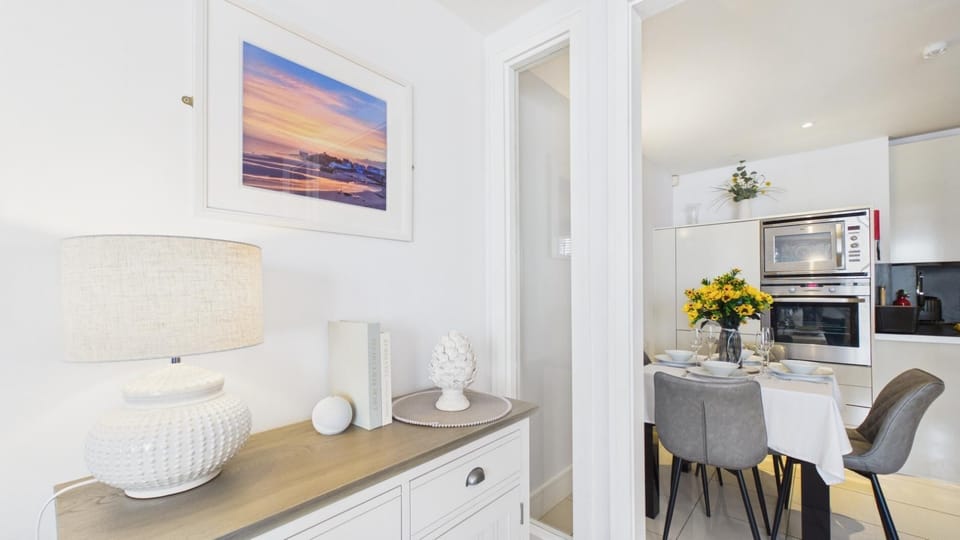 Minarvon - 2 Bedroom Apartment - Saundersfoot (28446)