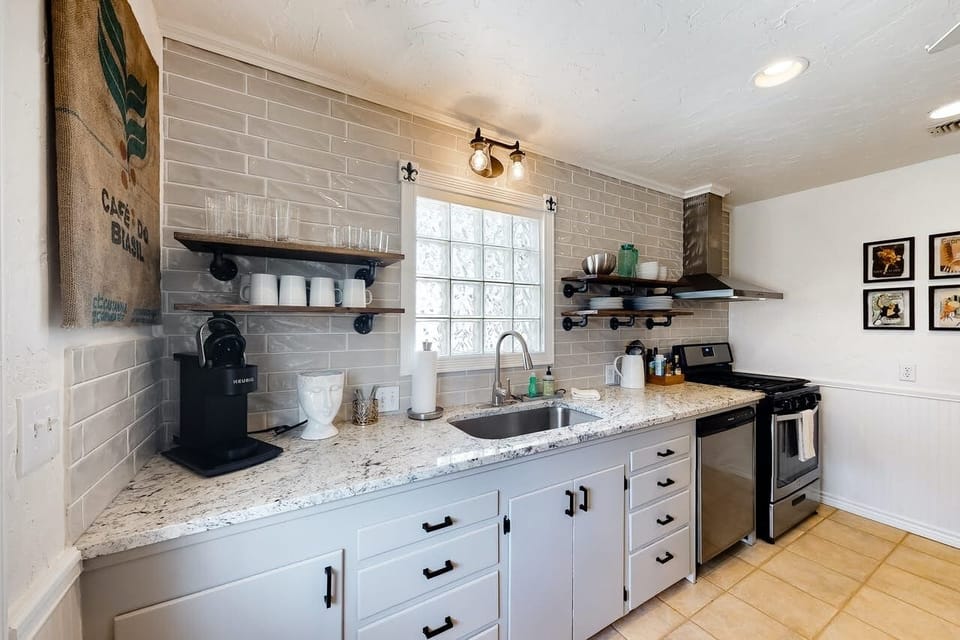 Gorgeous Kitchen with everything you need for a home cooked meal!