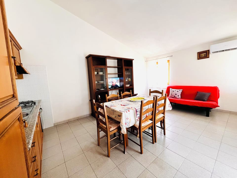 Apartment | Dining room