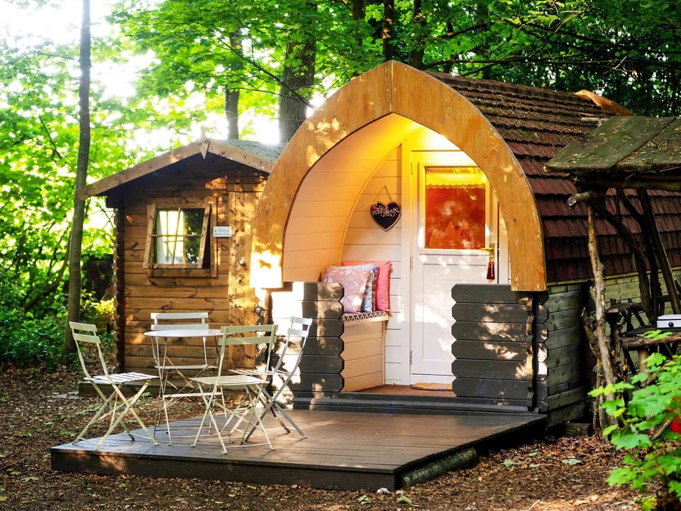 Exterior | Bluebelle - Hollington Park Glamping, Woolton Hill, nr Newbury