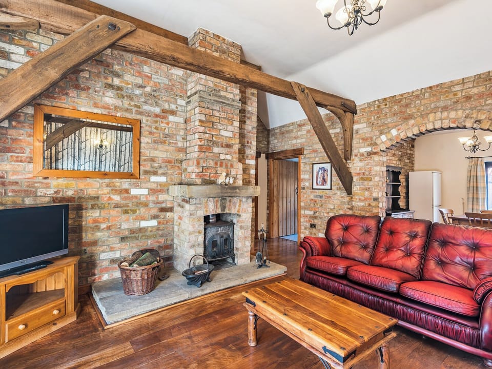 Living room | Shire Horse Barn - Poachers Hideaway, Belchford
