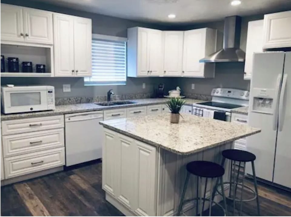 Spacious kitchen area