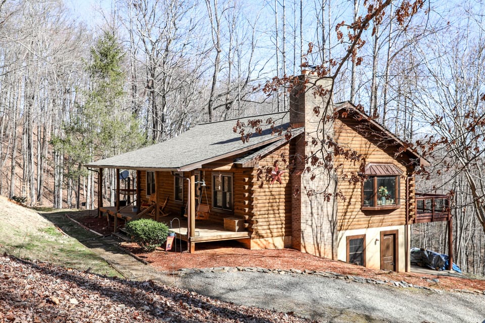 Whatever the season, Ridgetop Cabin is here for you!