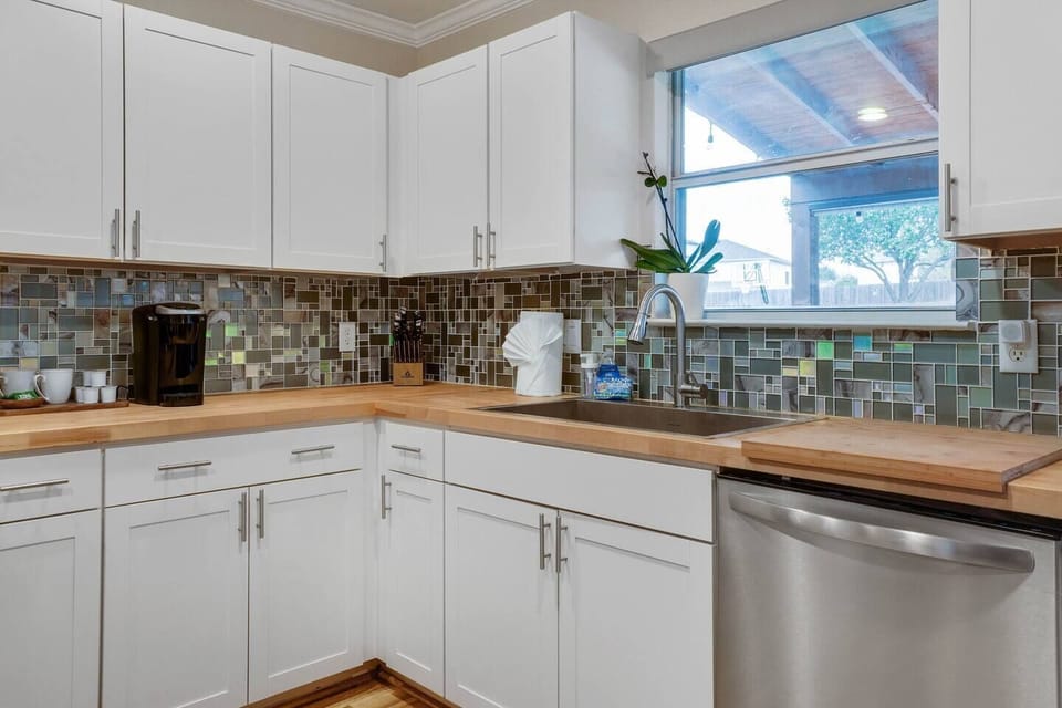 Coffee, soaps, paper towels, and kitchen basics are provided!