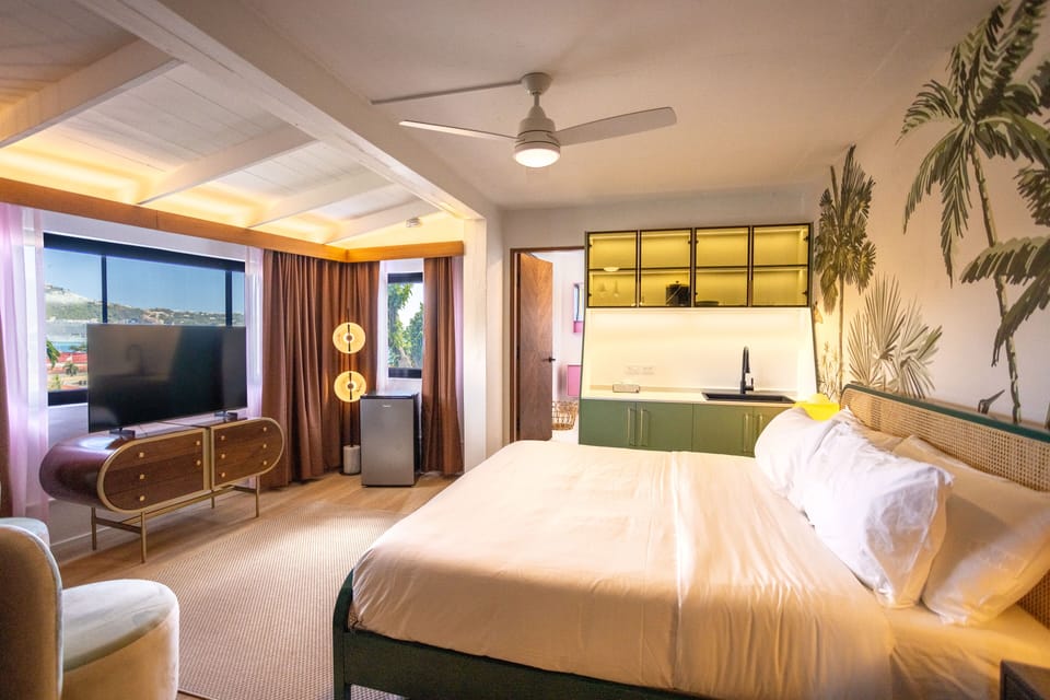 Superior Room | In-room safe, individually decorated, individually furnished