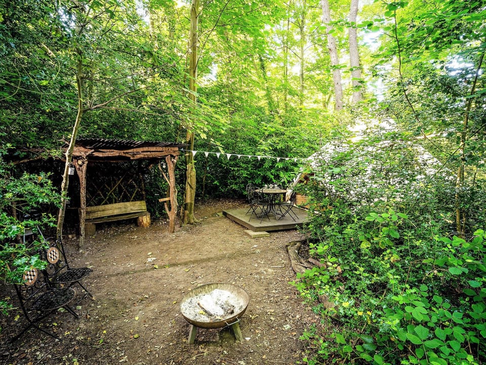 Outdoor area | Bedouin - Hollington Park Glamping, Woolton Hill, nr Newbury