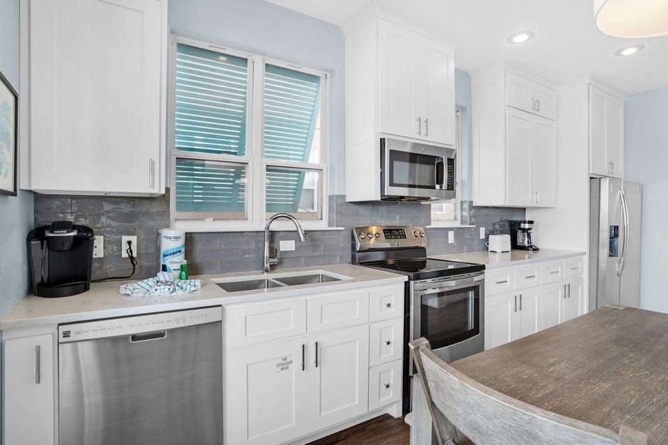 Full kitchen