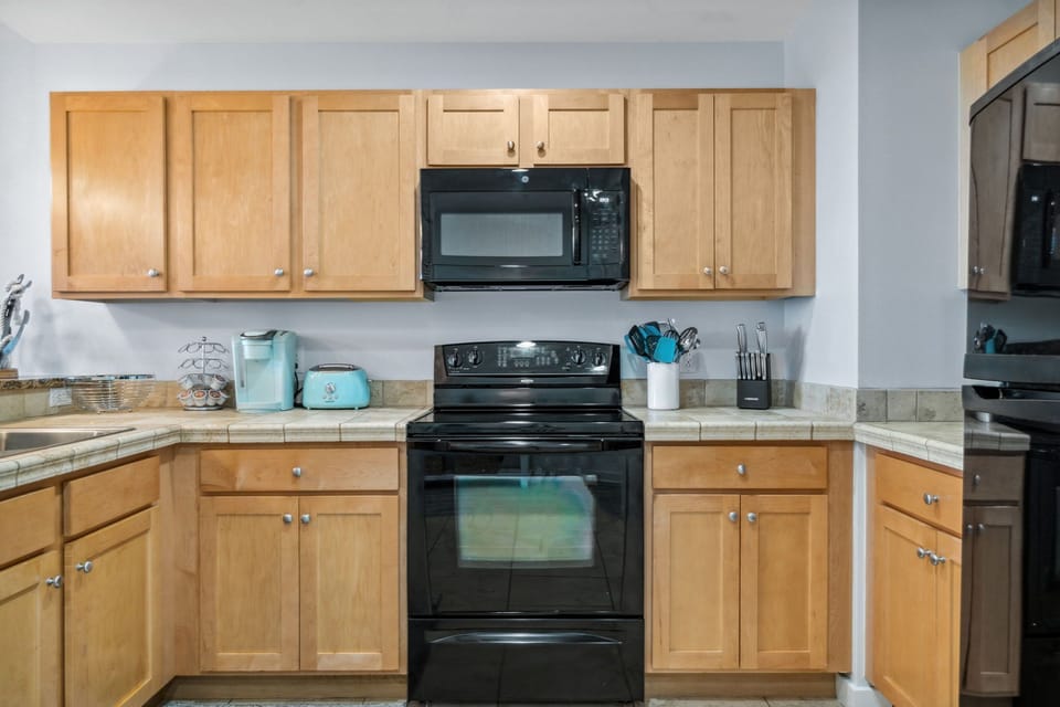 6-web-or-mls-15100-front-beach-rd-unit-1211
