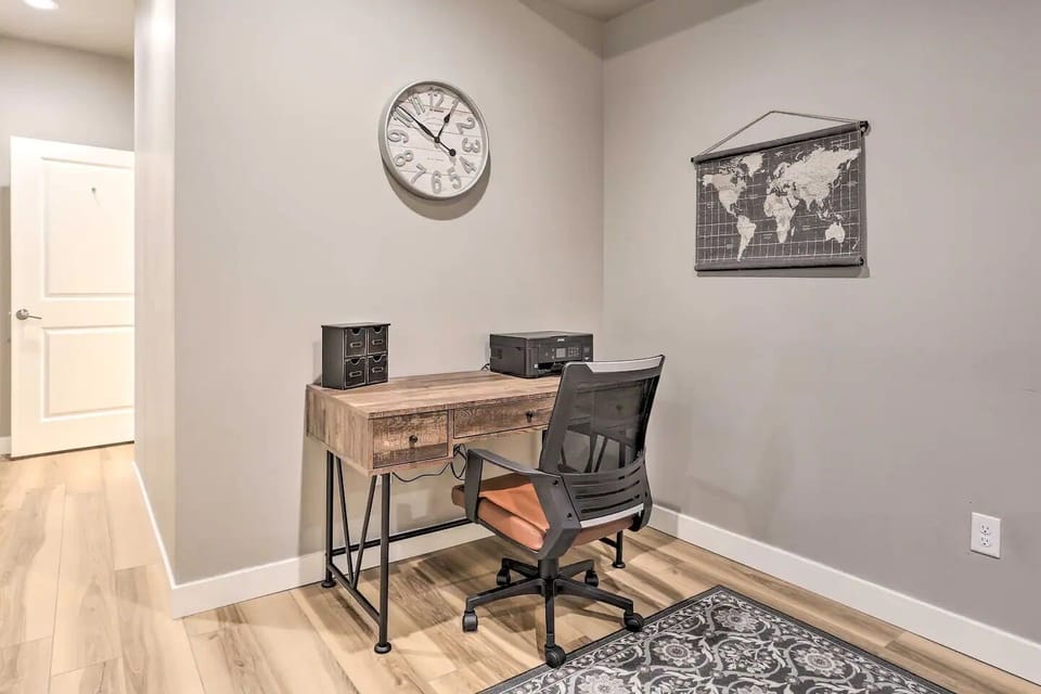 Work station with wifi and printer that's well-suited for working!  