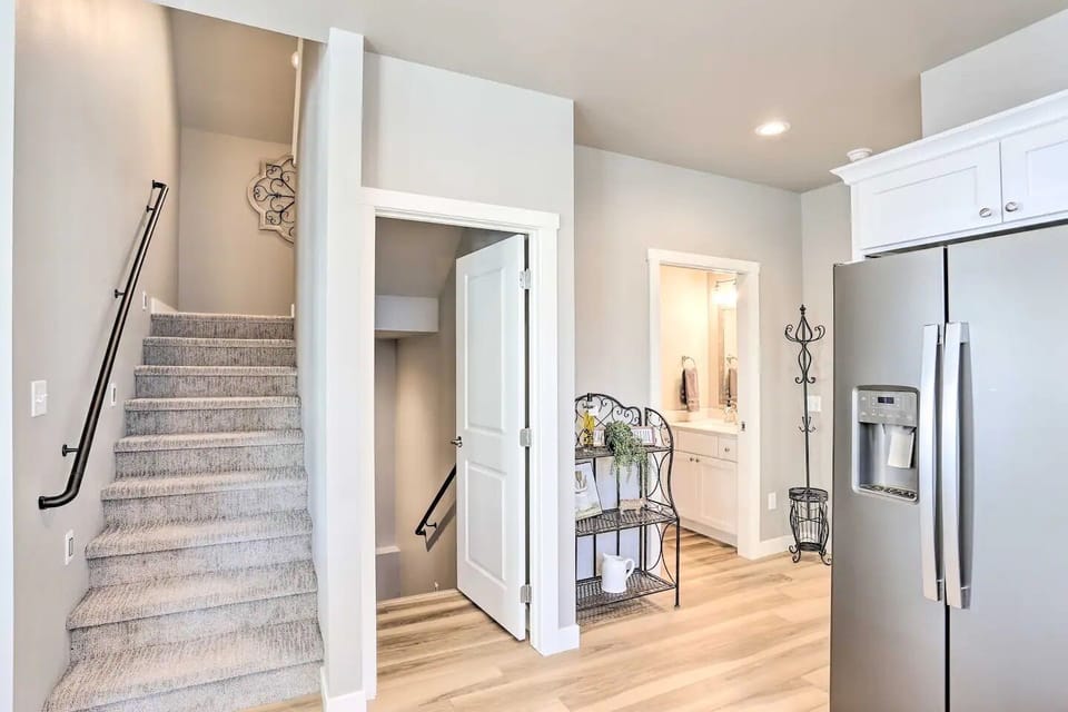 upstairs and downstairs access