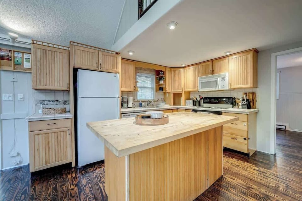 Kitchen island!