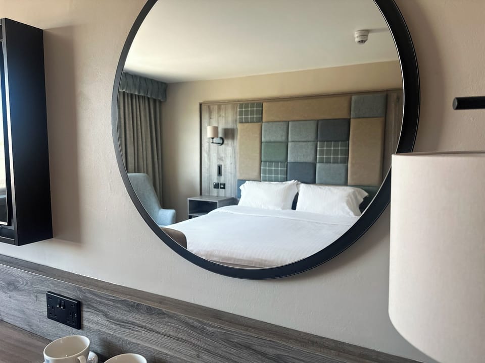 Executive Double or Twin Room | Desk, blackout drapes, iron/ironing board, WiFi (free)