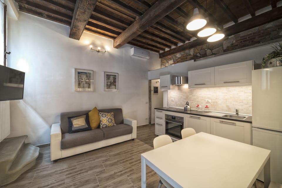 Apartment | Living area | 40-inch flat-screen TV with digital channels, TV