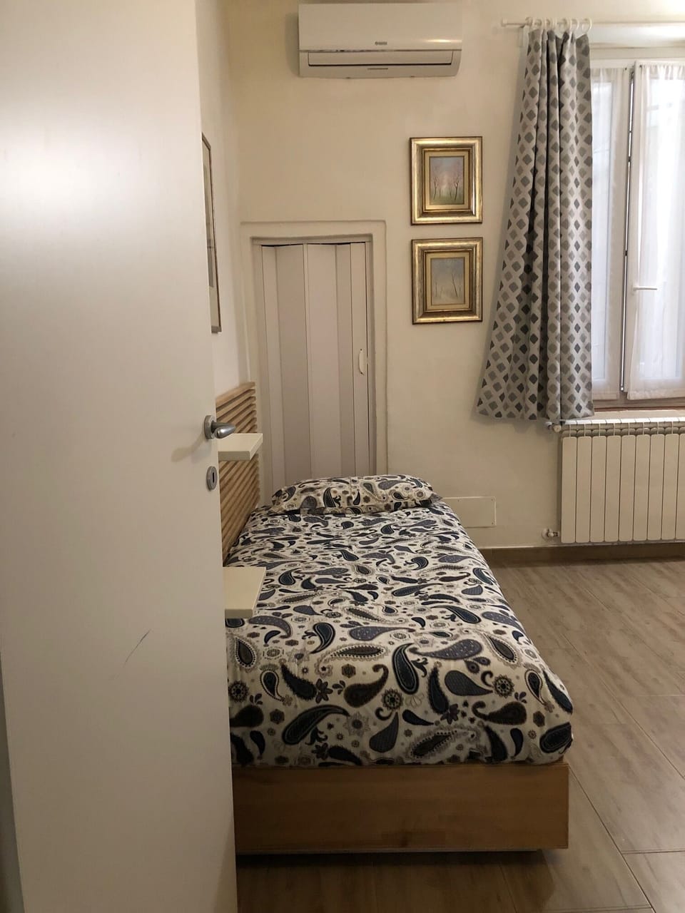 Apartment | 1 bedroom, blackout drapes, iron/ironing board, WiFi (free)