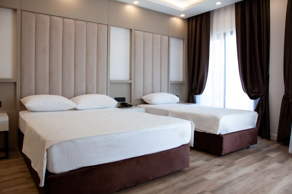 Classic Triple Room | In-room safe, blackout drapes, soundproofing, free WiFi