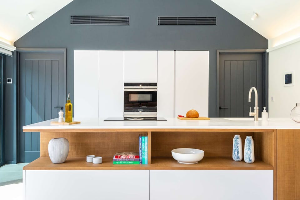 The kitchen is equipped with everything you could need to whip up family meals. Top of the range Siemens appliances and all the staples (Olive Oil, Balsamic, Salt, Pepper etc) await. We provide breakfast (milk, cereals, bread, butter &amp; jams too).