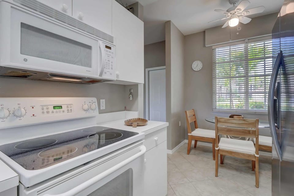 Looking Towards the Eat in Kitchen Dining Set