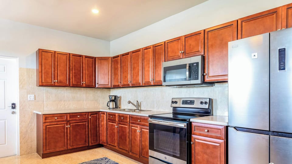 Cook your favorite meals in this fully equipped kitchen.