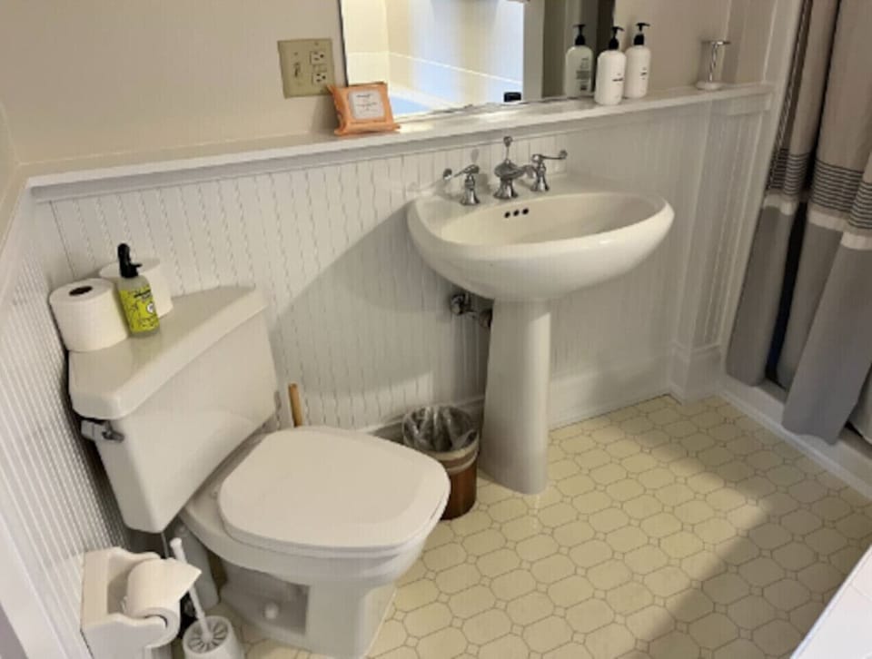 Ontario Bathroom