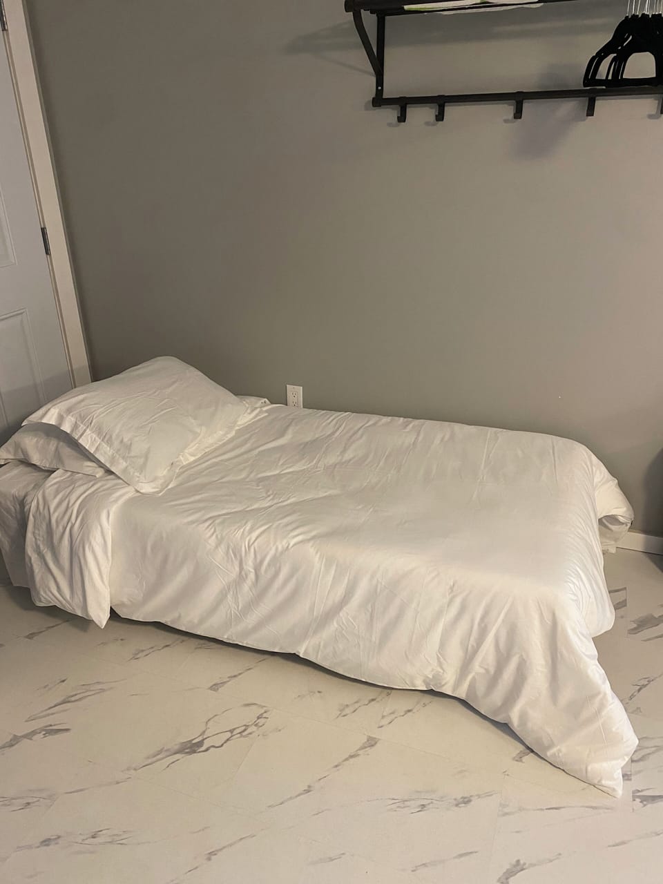 Cot available for third guest upon request.