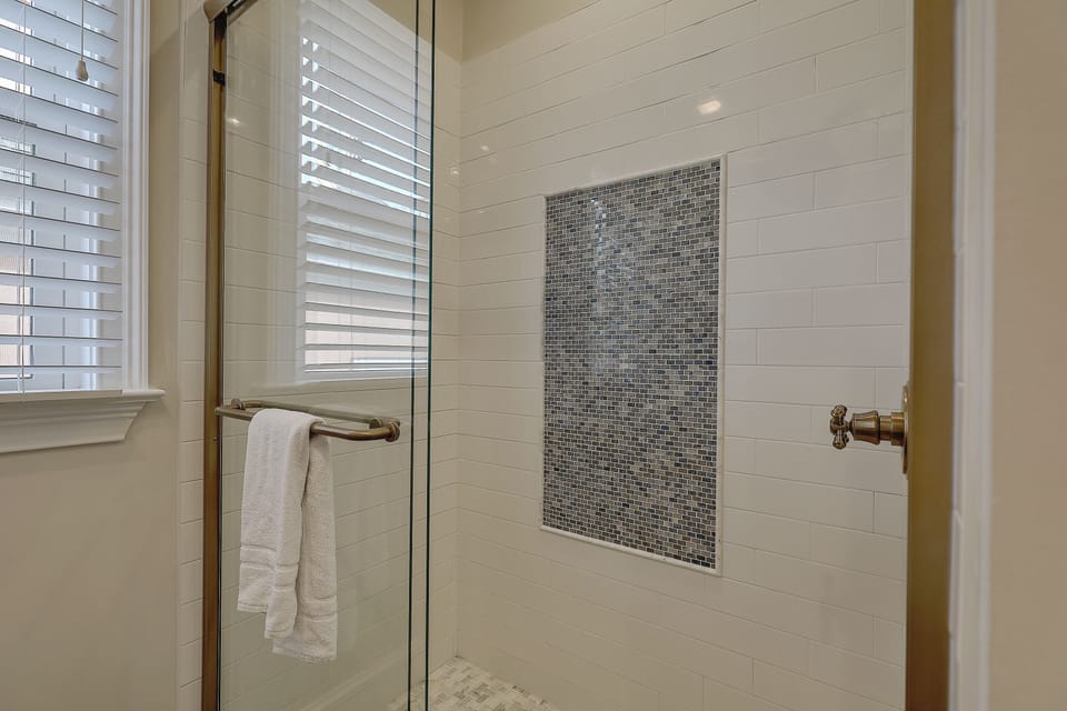 Primary Bathroom (Full En Suite Bathroom) (3)