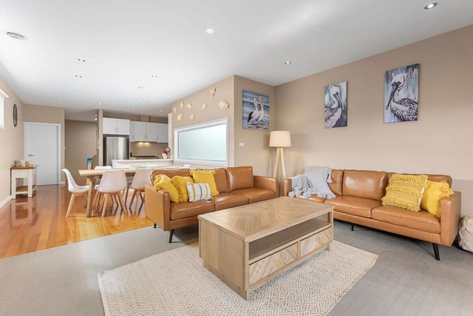 Spacious upstairs open-plan living and dining area