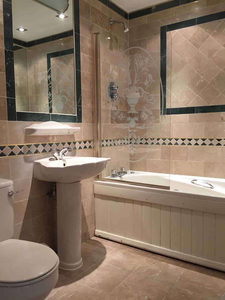 Quadruple Room | Bathroom | Shower, hair dryer, towels