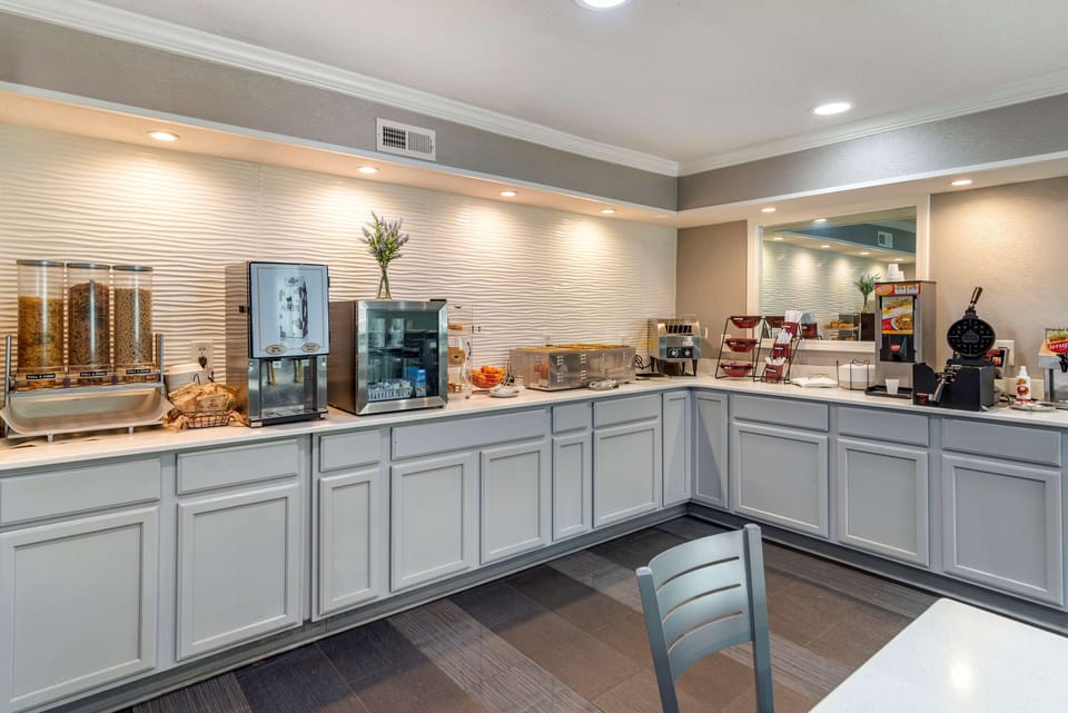 Free daily self-serve breakfast