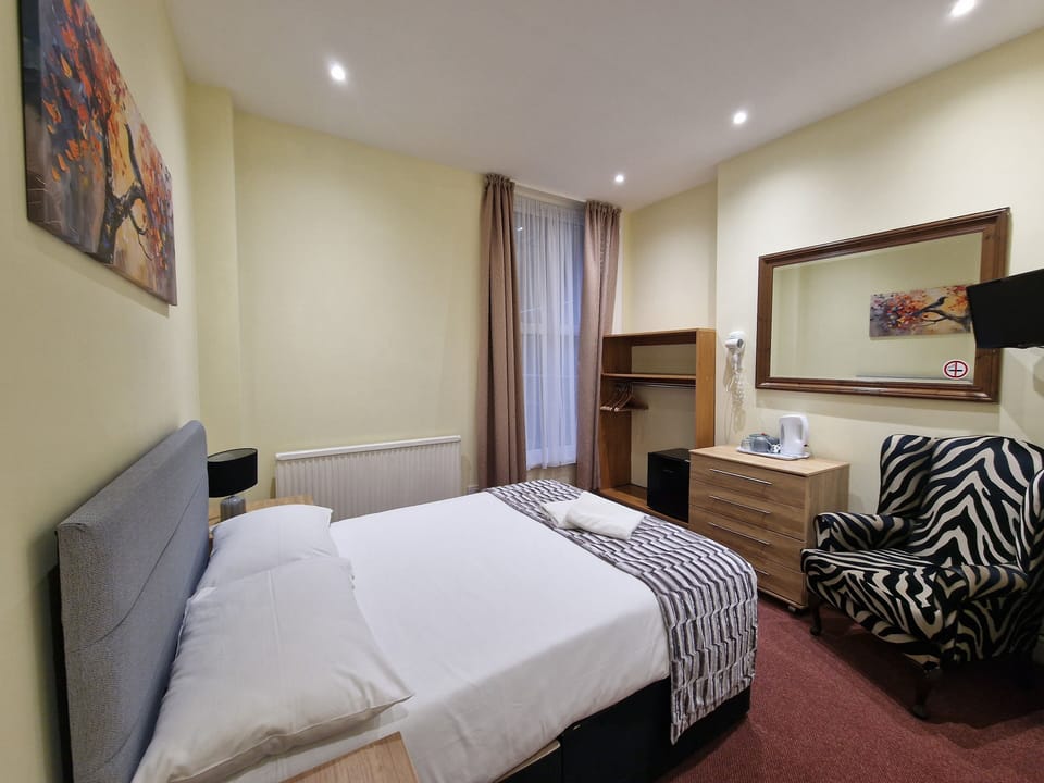 Double Room | In-room safe, free WiFi, bed sheets