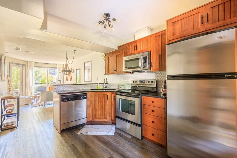 Spacious, well equipped kitchen