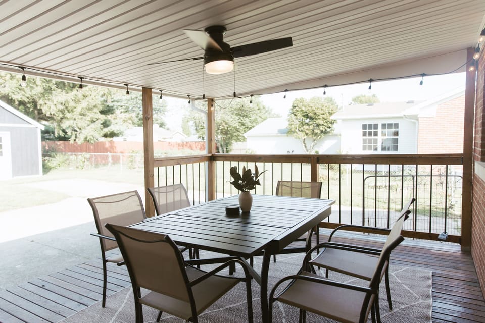 Outdoor dining