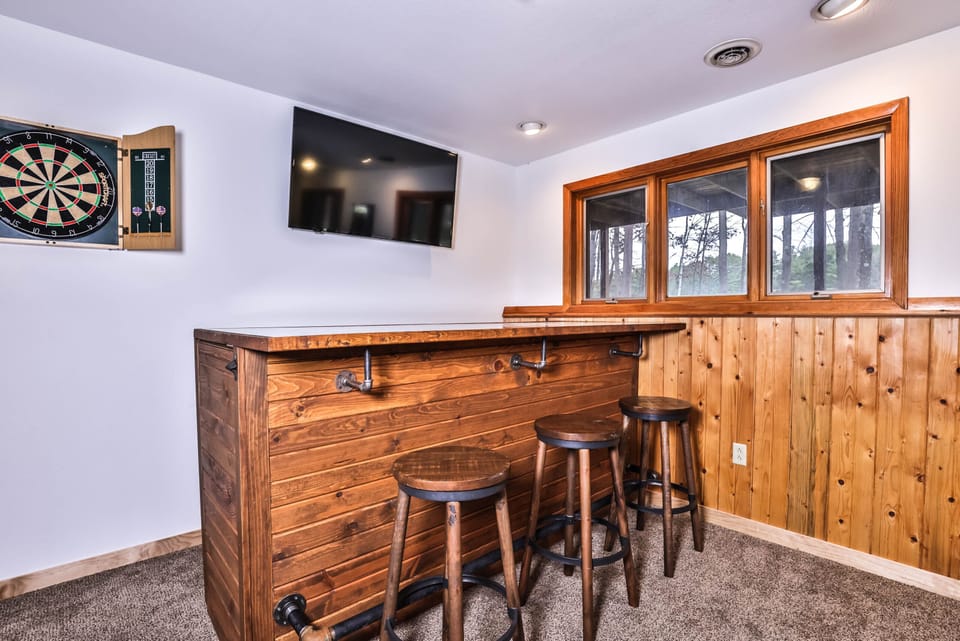 Bar to relax and watch the 50" TV