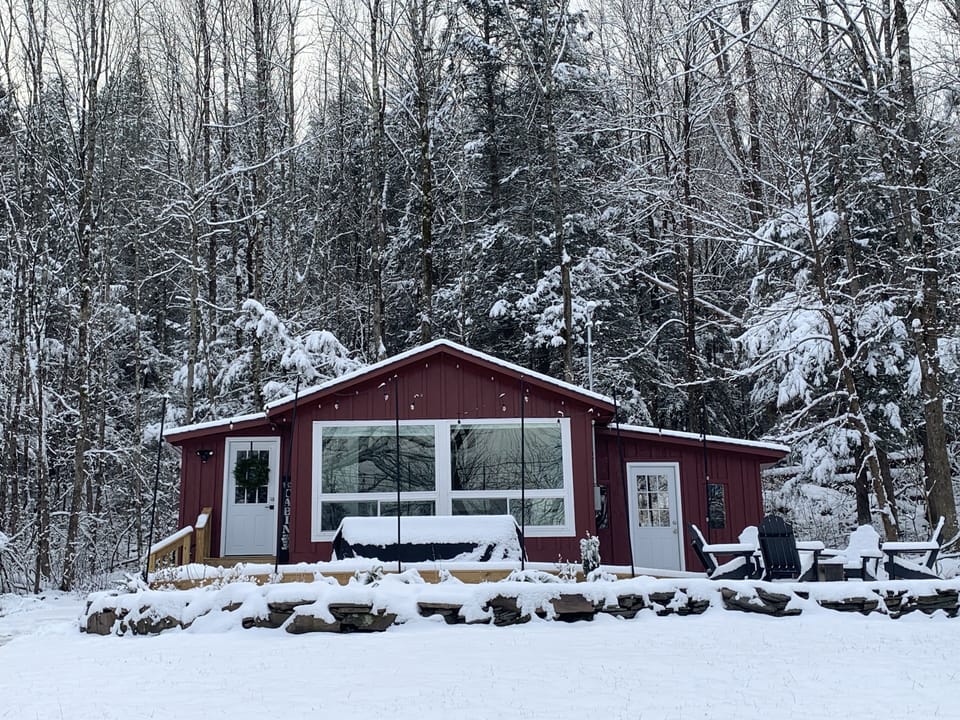 Luxury Tiny Home Cabin covered in snow! The winter rules!!