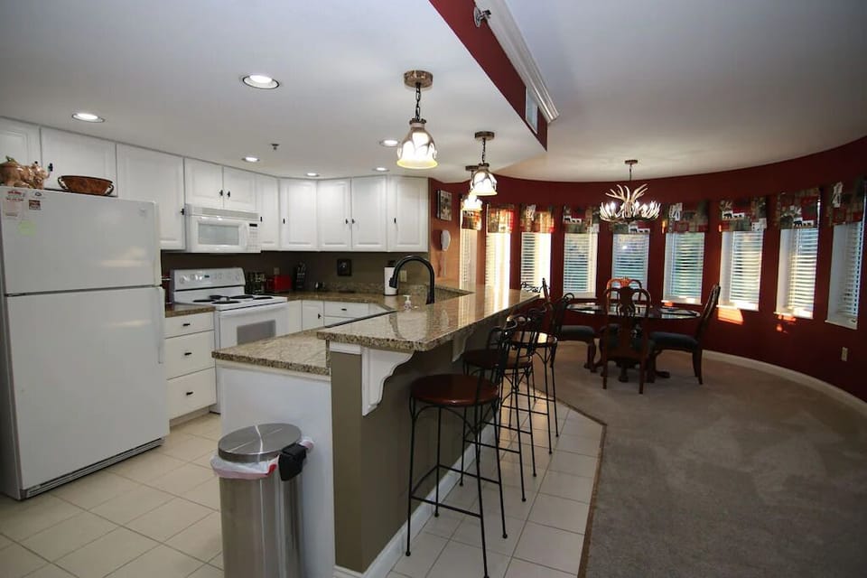 Kitchen/Dining