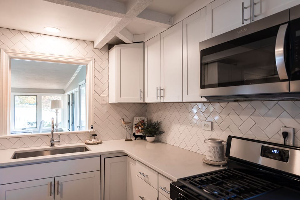 Granite counter tops and gas range.