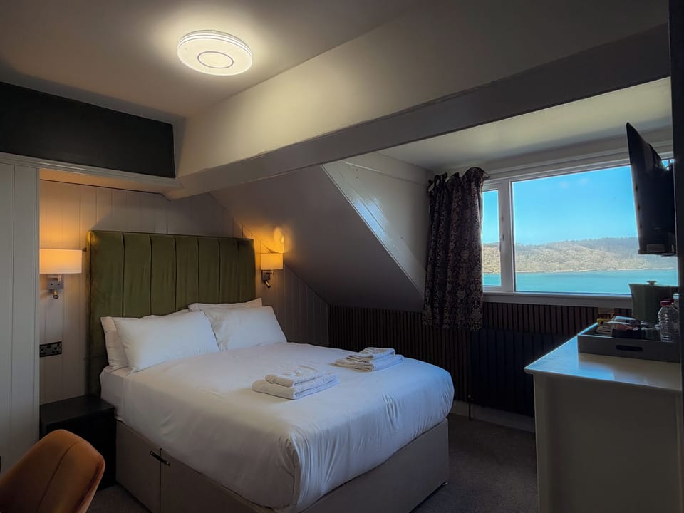 Double Room | In-room safe, individually decorated, individually furnished, free WiFi