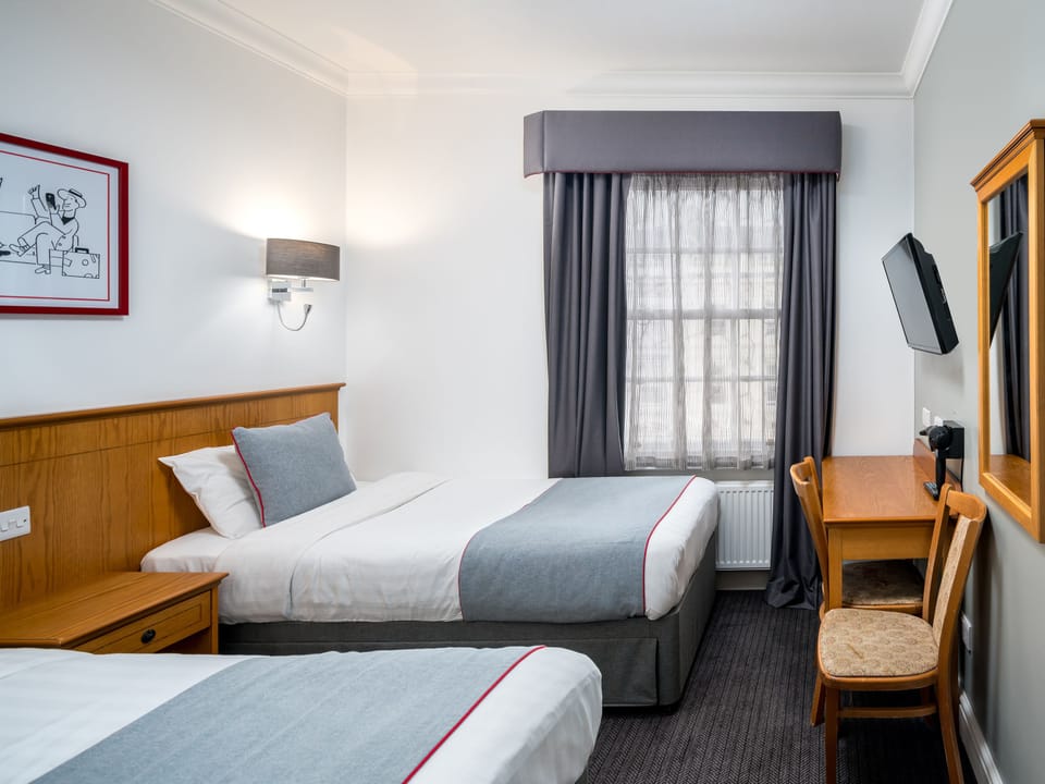 Standard Twin Room | Desk, iron/ironing board, free WiFi, bed sheets